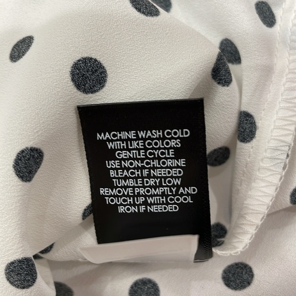NWOT Torrid Harper Short Sleeve Blouse Size 1X White Black Polka Dots V Neck - Picture 10 of 13